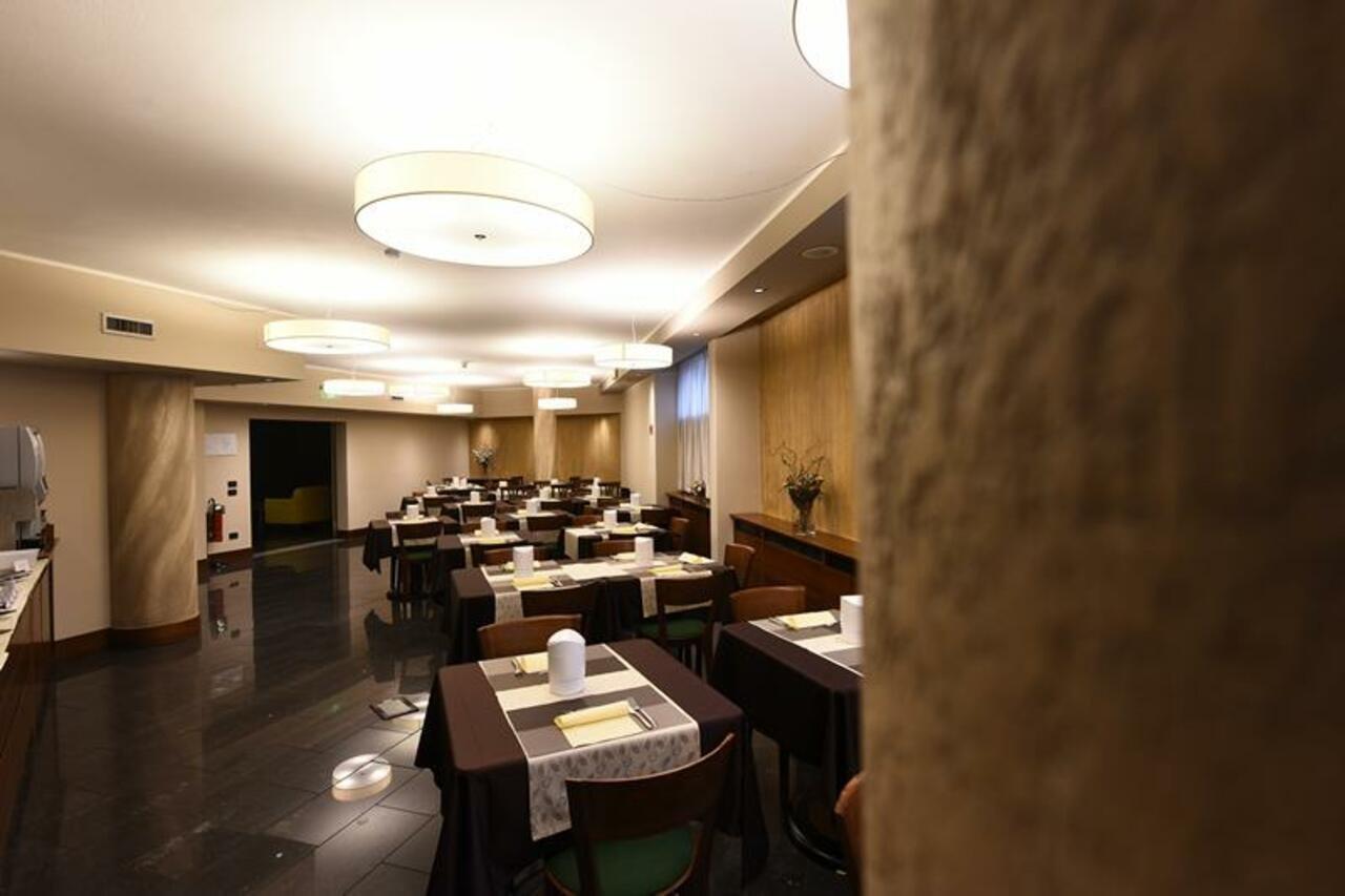 Hotel Bb Smarthotel Re Milano Nord 4*