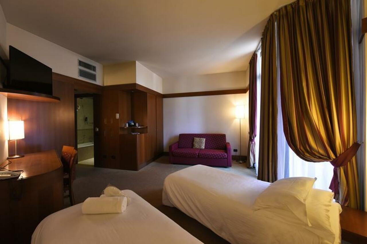 Hotel Bb Smarthotel Re Milano Nord 4*